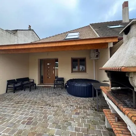 Maison Spacieuse Avec Cour Privee A 10 Min Villa
